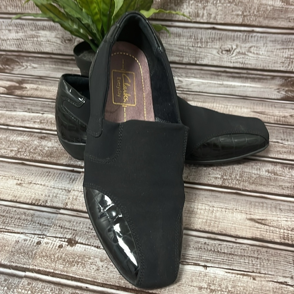 Clarks Black Gael Beam Nylon and Patent Leather Slip-On Shoes Size 7 - Picture 2 of 9